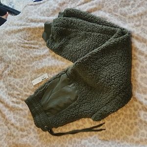 Super soft army green pants
